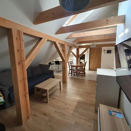 アパート Arinea Poddasze