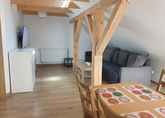 Arinea Poddasze 公寓 莱鲍