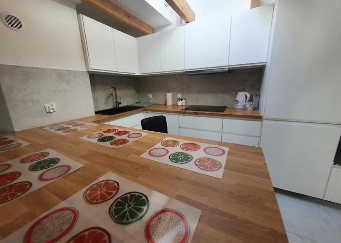 公寓 Arinea Poddasze 莱鲍